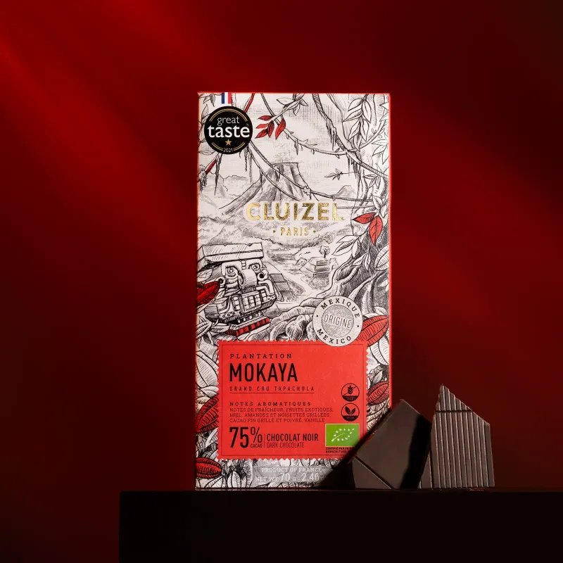 Cluizel-mokaya-bar-75-dark-chocolate lifestyle