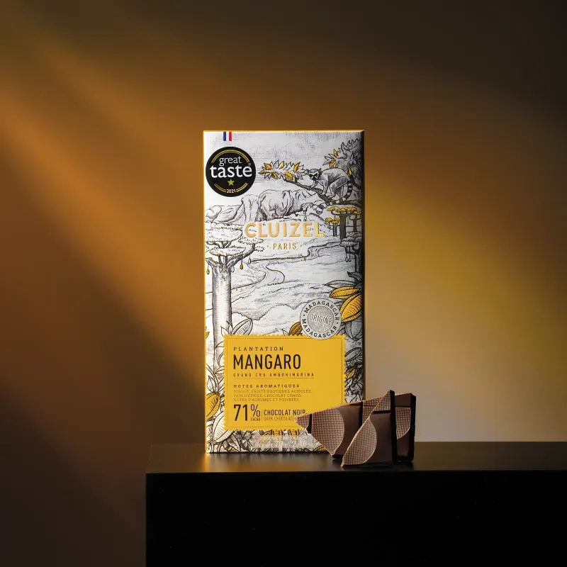 tablette-plantation-mangaro-bar-71-dark-chocolate lifestyle