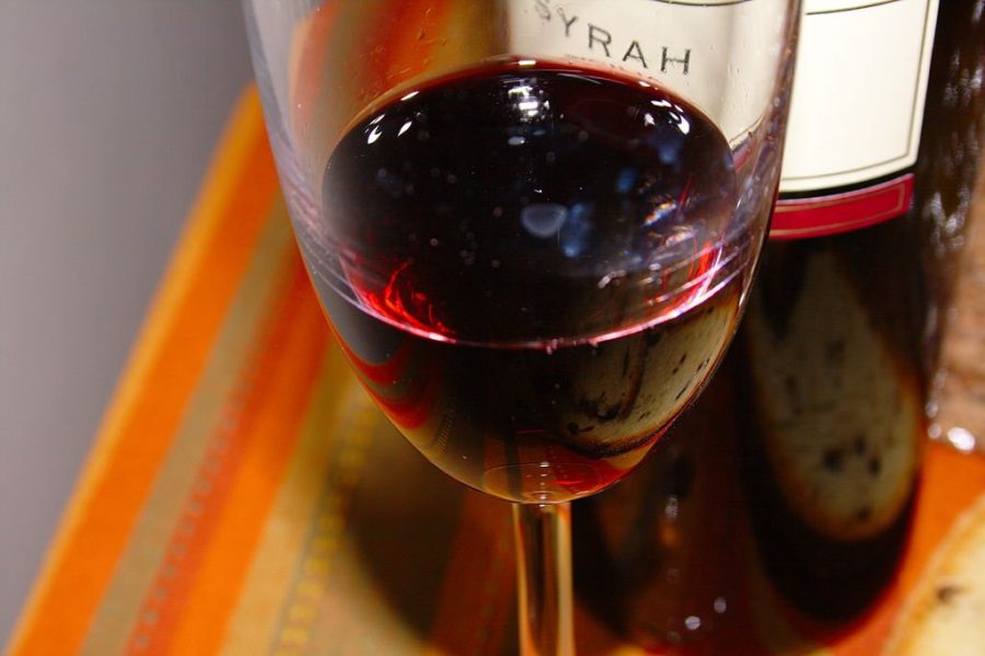 syrah wine-min