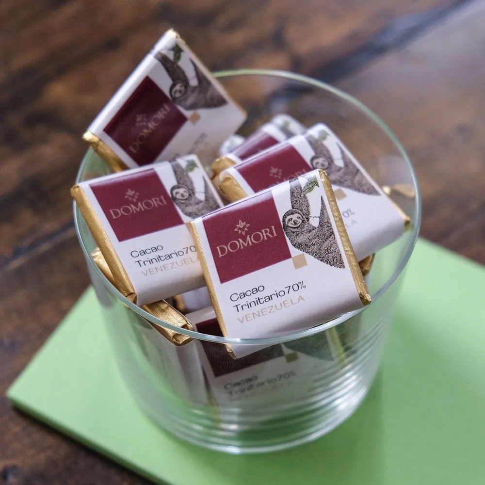 Domori Trinitario Sur Del Lago Venezuela 70% Dark Chocolate Napolitains Lifestyle