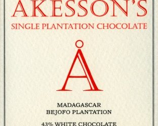 Åkesson’s Bejofo Plantation Madagascar 43% White Chocolate Bar