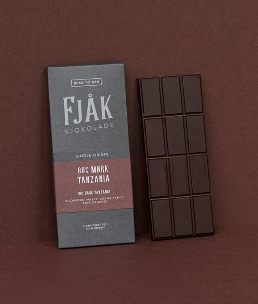 Fjak Kokoa Kamili Tanzania 80% Dark Chocolate Bar Lifestyle