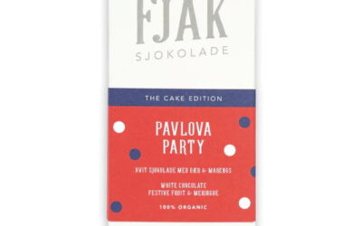 Fjåk Sjokolade Pavlova Party White Chocolate Bar with Festive Fruit & Meringue