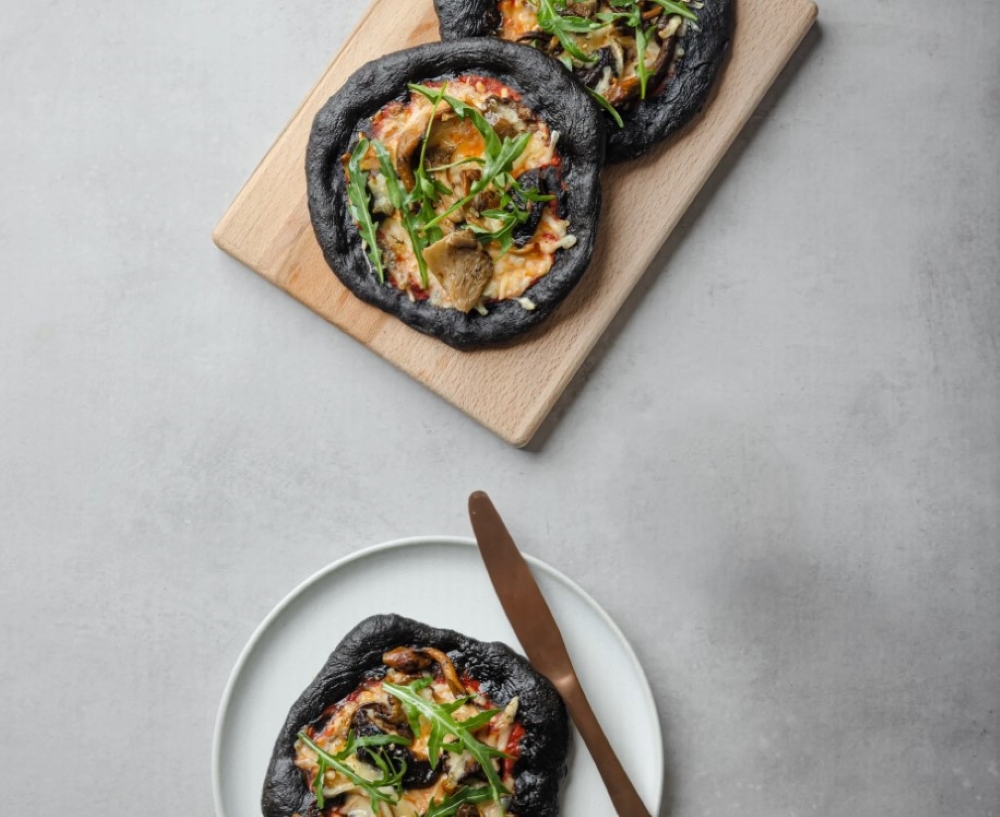 deZaan Carbon Black Vegan Pizza