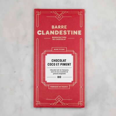 Barre Clandestine Tanzania 65% Dark Chocolate Bar with Coconut & Espelette Pepper Lifestyle