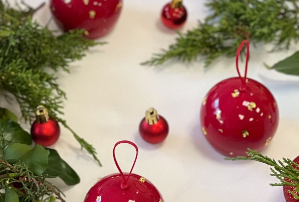 deZaan Cherry and Cocoa Bauble