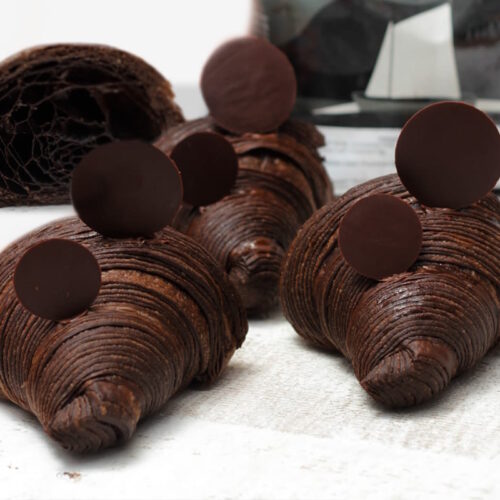 deZaan-Carbon-Black-Croissant-