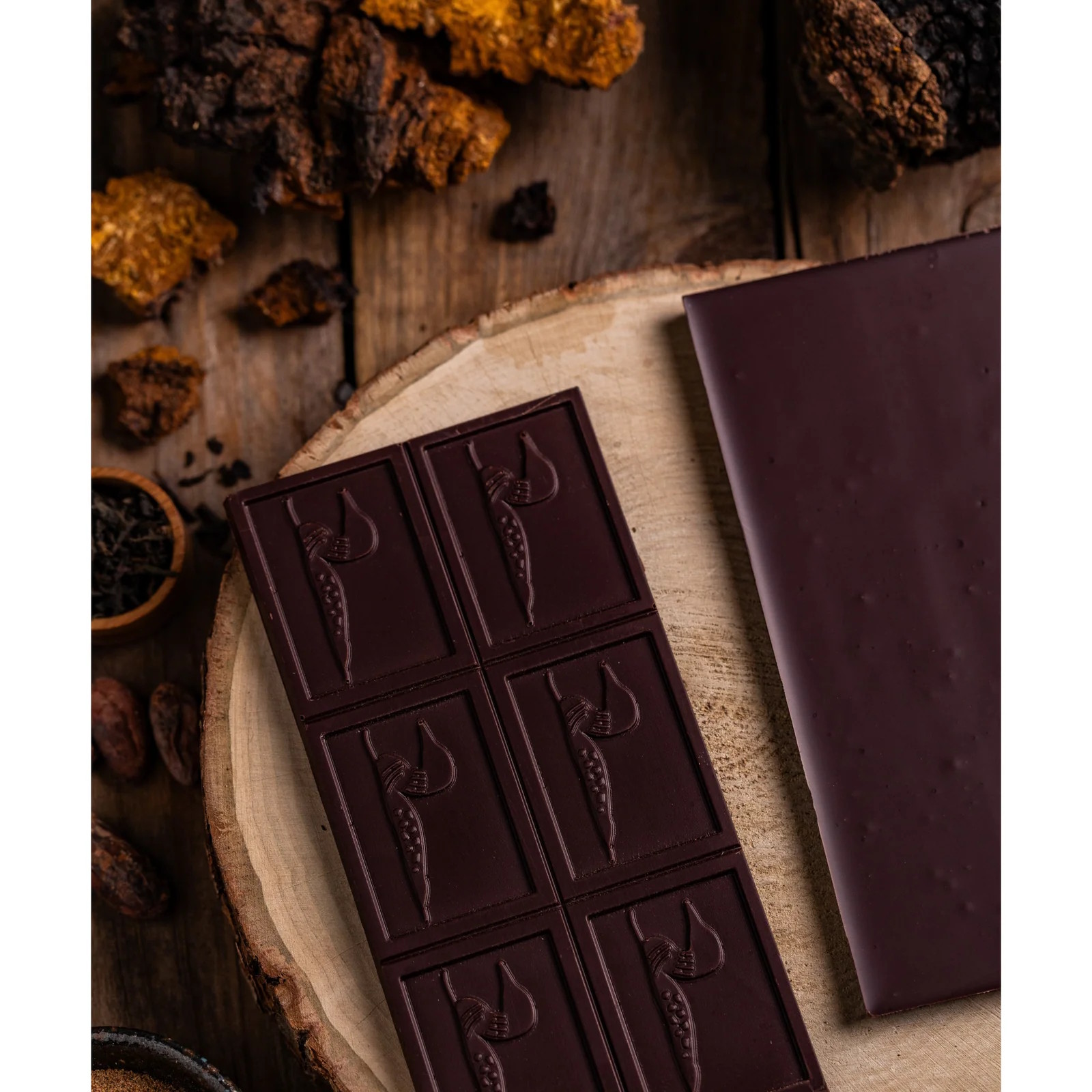 Loon Chocolate 70% Dark Chocolate Bar with Dunk's Mushrooms Chaga & Chai Open Lifestyle