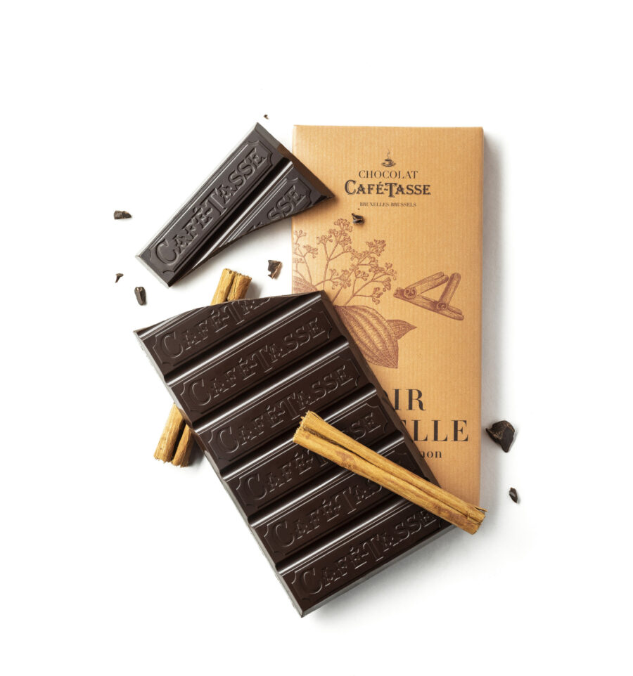 Café-Tasse 60% Dark Chocolate Bar with Cinnamon Lifestyle