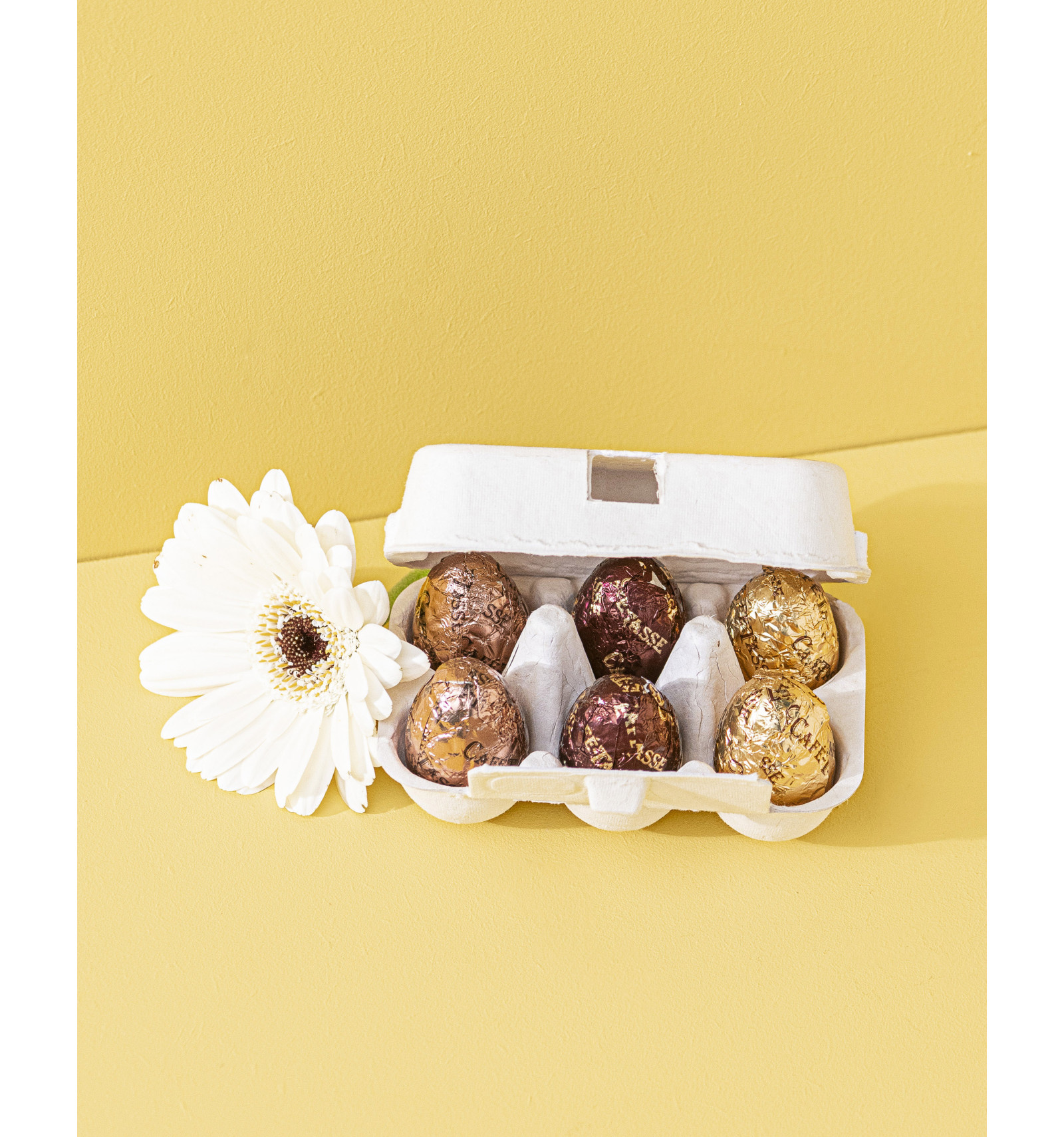 Café-Tasse Mini Carton with Assorted Chocolate Eggs Lifestyle