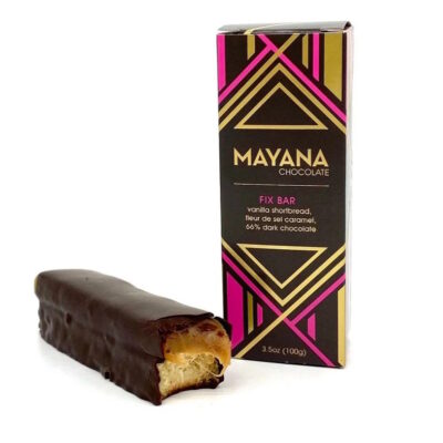 Mayana Chocolate XL Fix Bar 66% Dark Chocolate Bar with Vanilla Shortbread & Fleur de Sel Caramel Open