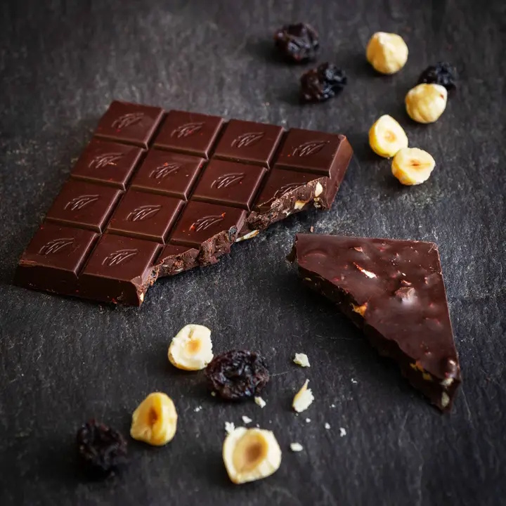 Willie's Cacao Peru 100% Cacao Bar with Raisin & Hazelnut Open Lifestyle