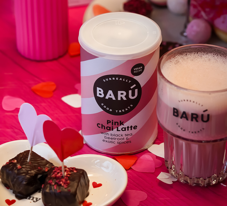 Barú Pink Chai Latte Lifestyle (2)
