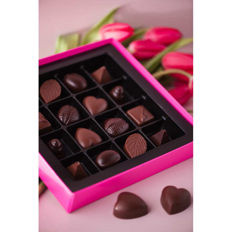 Perlège 16-Piece No-Sugar-Added Dark & Milk Chocolate Pralines Box Open Lifestyle