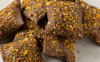 Carbon Black Puffed Cracker