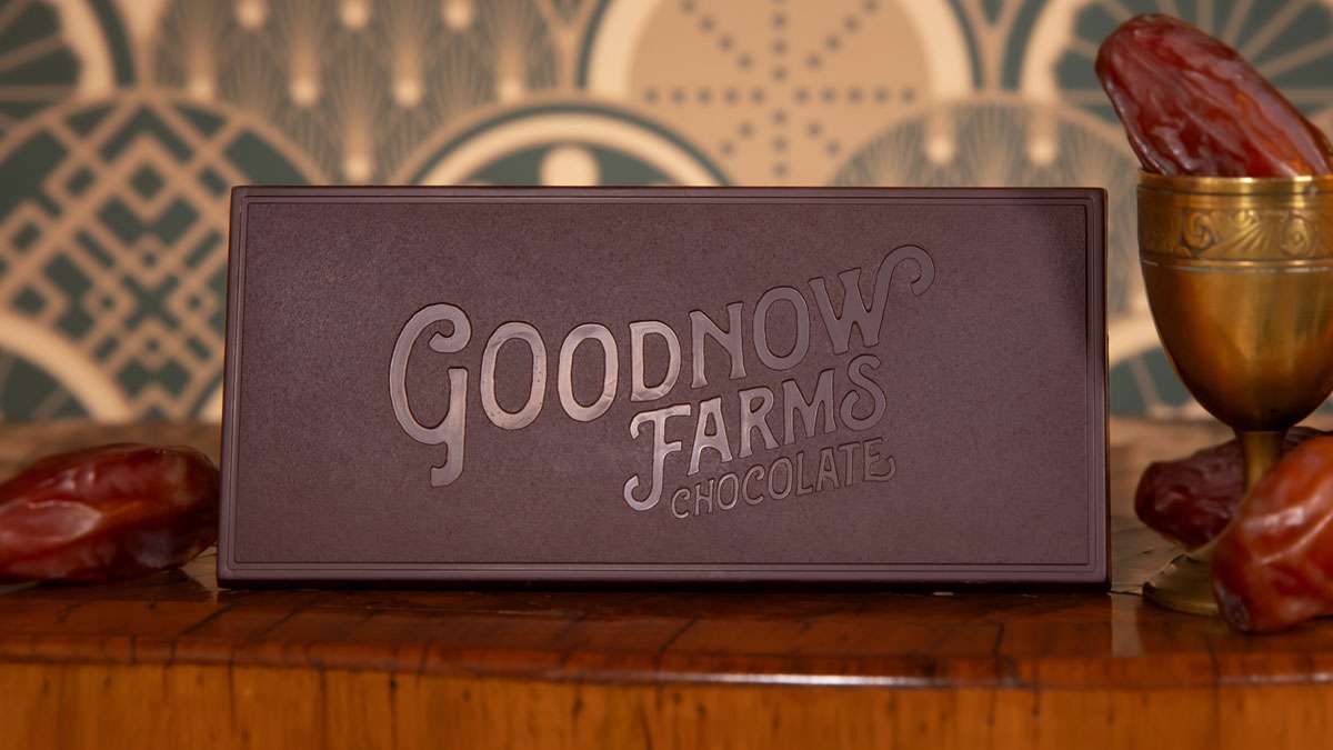 Goodnow Farms Date Me Ecuador 65% Dark Chocolate Bar with Date Sugar Open Lifestyle